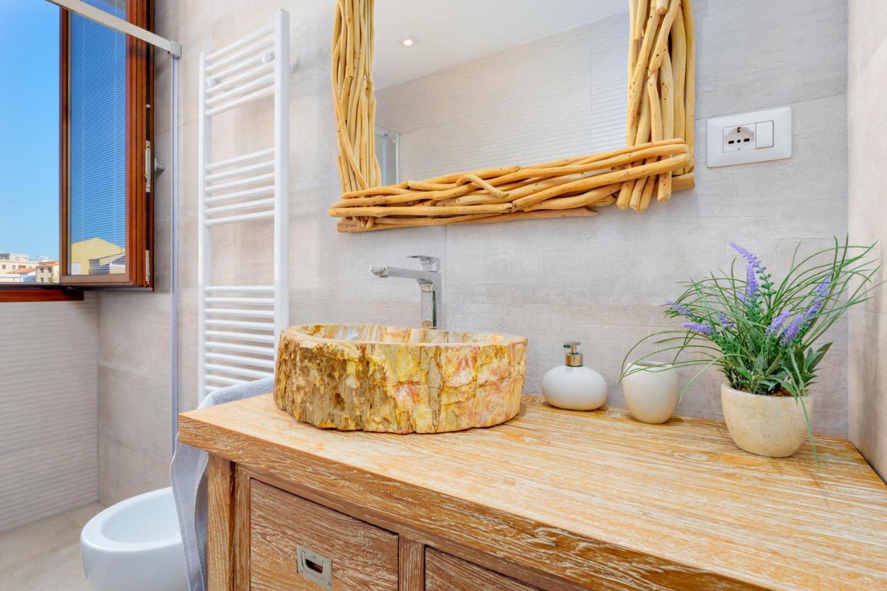 Window On The Sea Apartment Olbia Ngoại thất bức ảnh